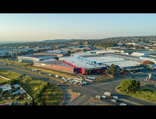 693M² WAREHOUSE TO LET IN STEELEDALE